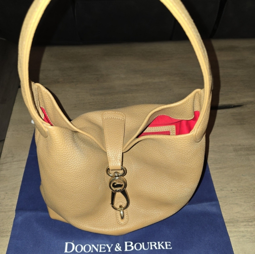 Dooney & Burke Samba Logo Lock Sak and Keyring